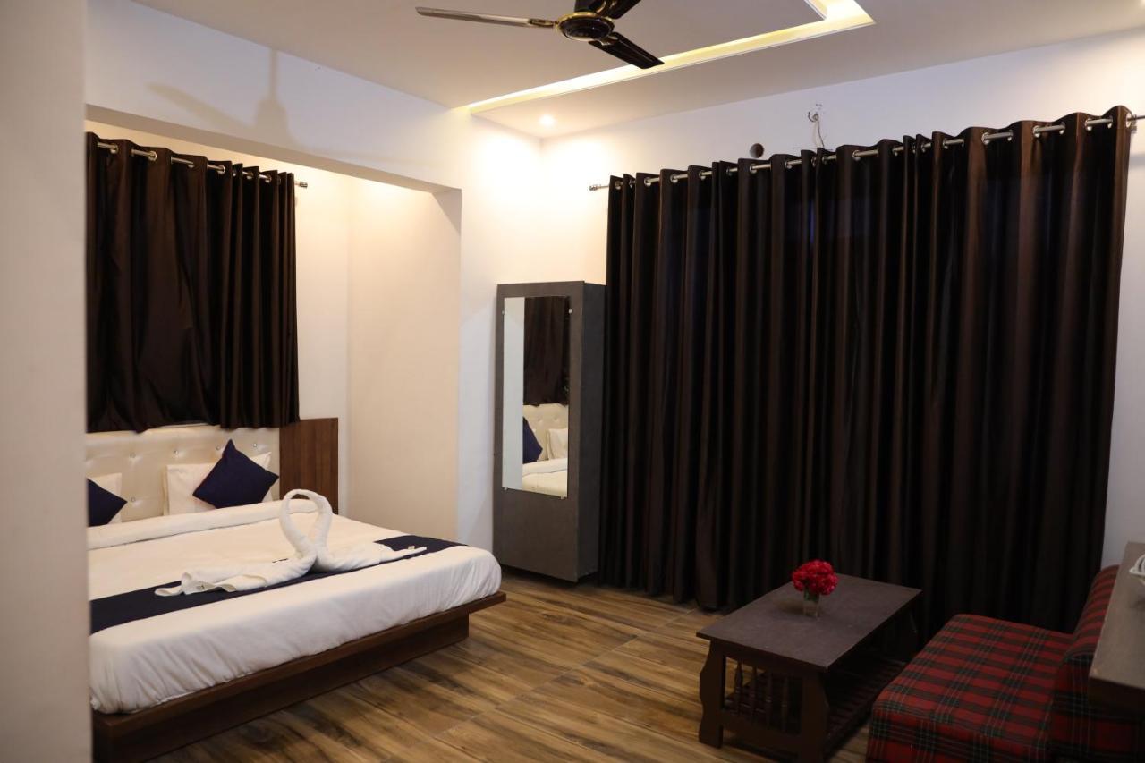 Winter Mountain Resort Pushkar Exterior foto