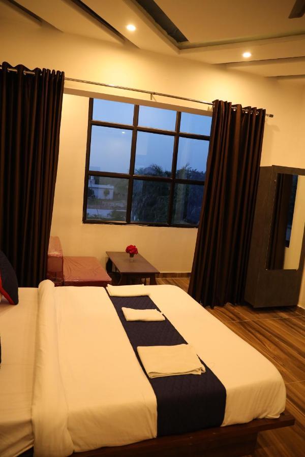 Winter Mountain Resort Pushkar Exterior foto
